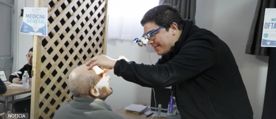 Operativo médico-social beneficia a más de 200 personas afectadas por incendios en Chile